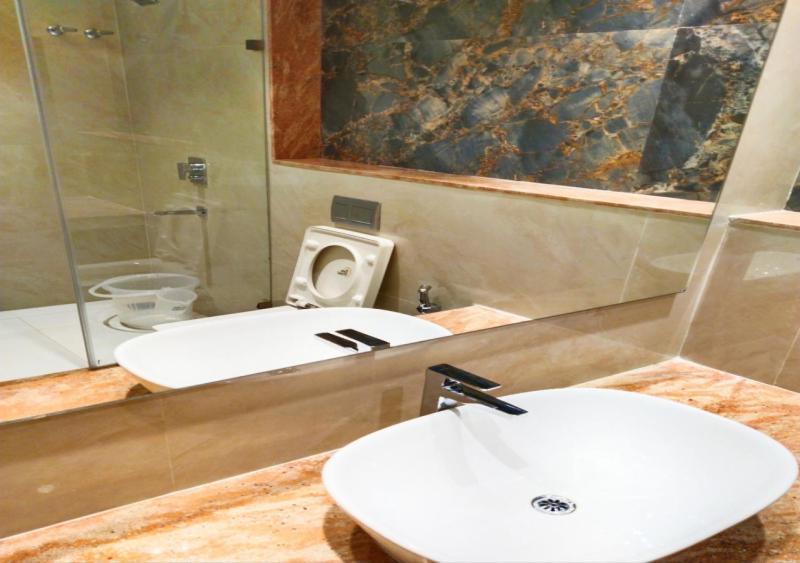 The Paradise Hotel - Luxury Stay Kancheepuram Exteriör bild
