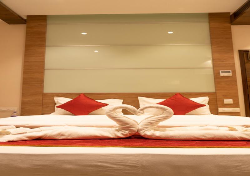 The Paradise Hotel - Luxury Stay Kancheepuram Exteriör bild