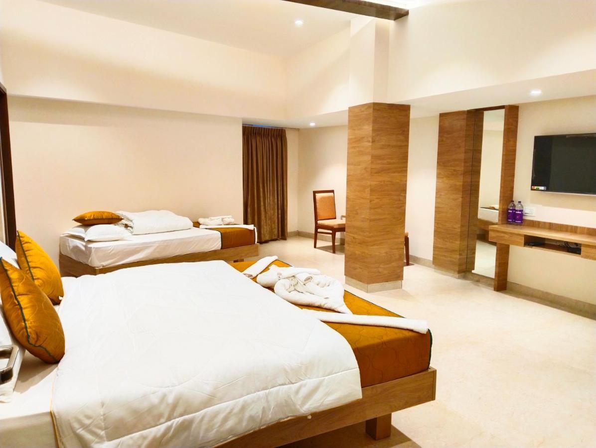The Paradise Hotel - Luxury Stay Kancheepuram Exteriör bild