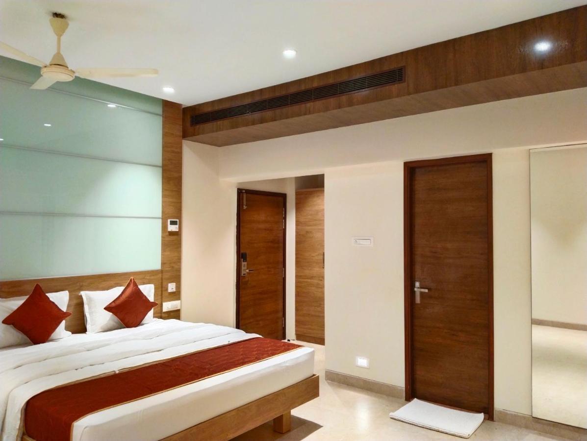 The Paradise Hotel - Luxury Stay Kancheepuram Exteriör bild